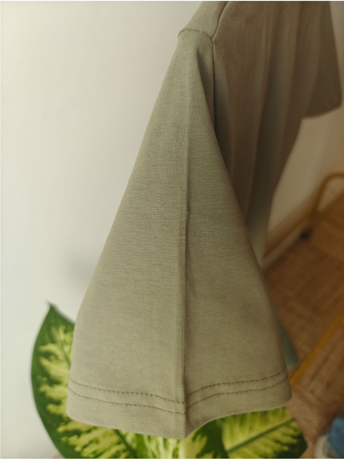 Solid Mint Green : Unisex Regular T-shirt